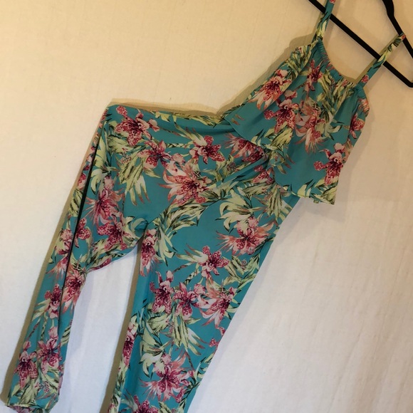 Time andTru Other - Floral romper sz S